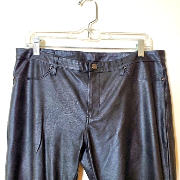 Blank NYC Faux Vegan Leather Pants - Picture 5 of 12